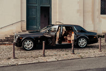Charger l'image dans la galerie, Location Rolls Royce phantom full black ciel étoilé