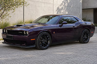 Location Dodge Challenger Scat Pack violette pour tournage et shooting photo vue 3